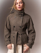 Manteau ceinturé Elvéra à col cheminée